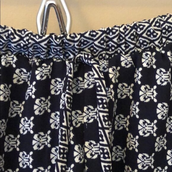 Blue and White Silky  Patterned Shorts - Picture 5 of 6